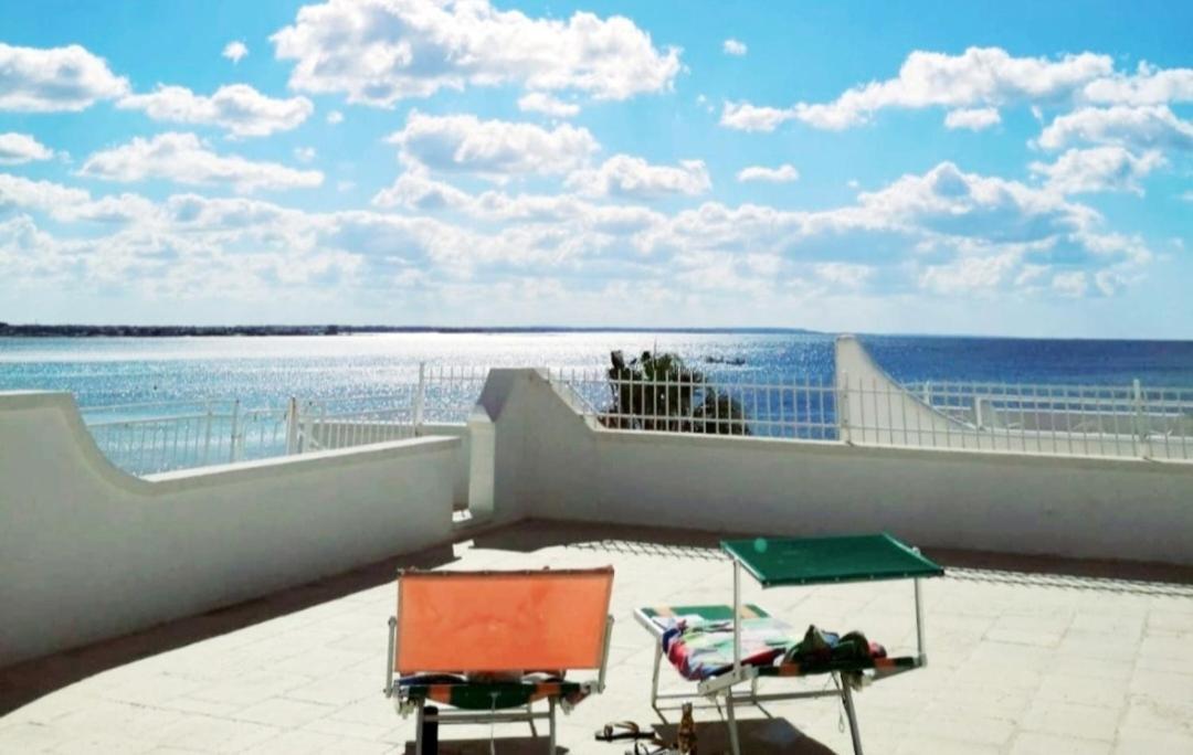 Porto Cesareo Appartamento Panoramico Fronte Mare Con Parcheggio Coperto Torre Lapillo Exterior foto