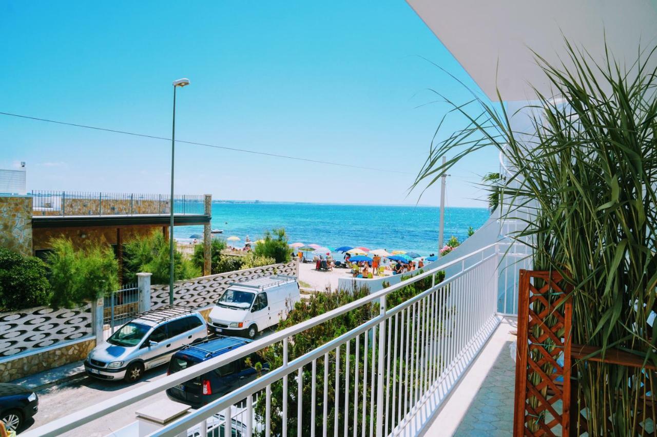 Porto Cesareo Appartamento Panoramico Fronte Mare Con Parcheggio Coperto Torre Lapillo Exterior foto